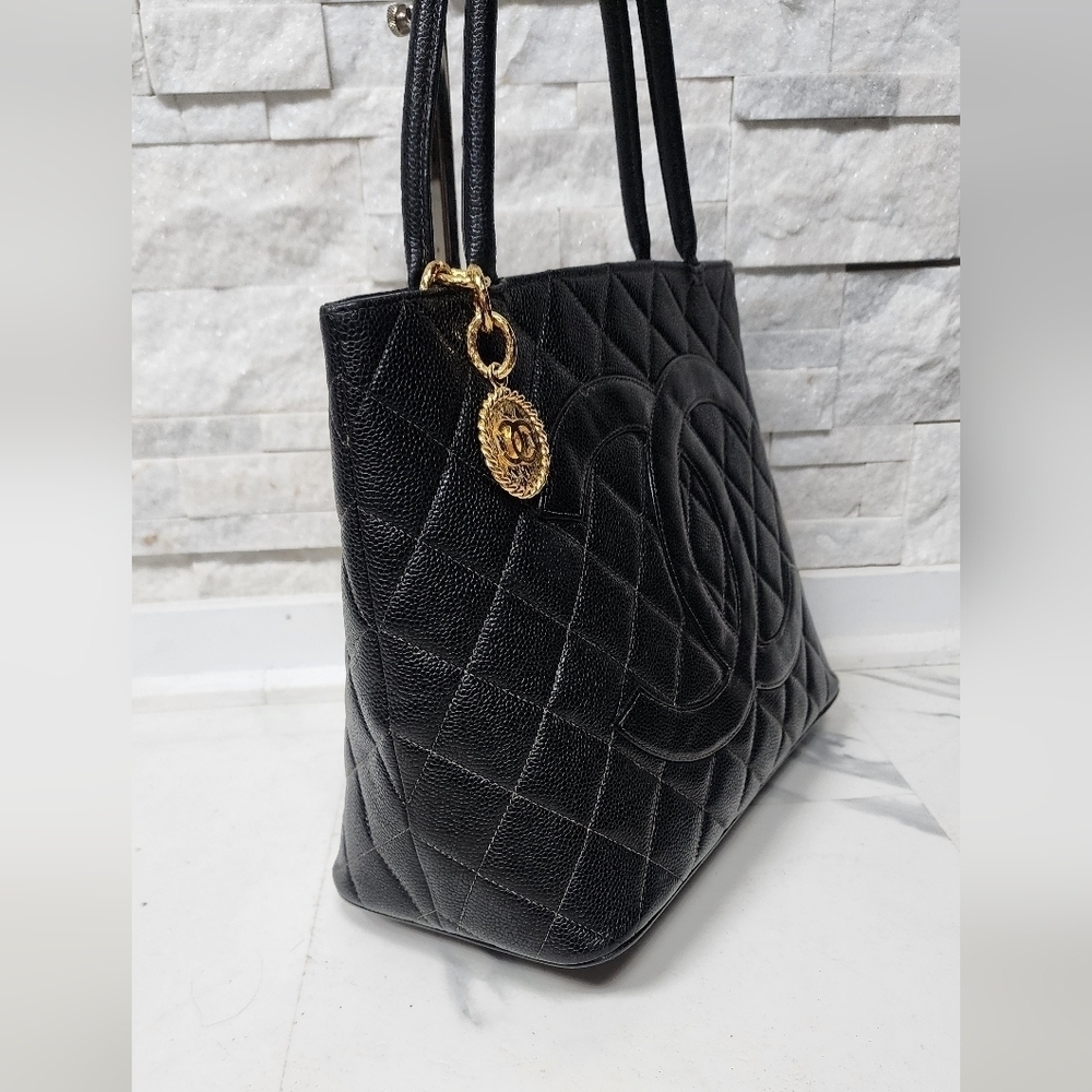 CHANEL Caviar Maidallon Bag - Picture 3 of 15